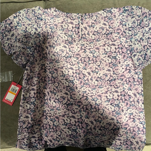 Vince Camuto Pink Floral Print Top - Picture 2 of 5